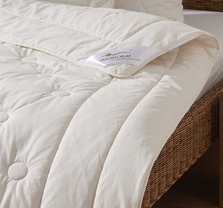 Traumschlaf Merino Zirbendecke leicht, Füllung: 100% Schurwolle mit Zirbenholzspänen